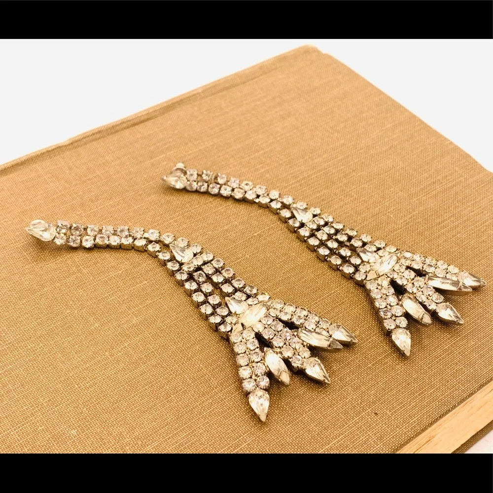 Rare dragon claw vintage long earrings magical?
